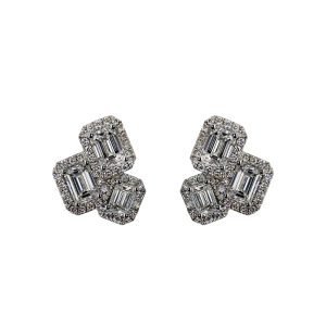 Alternative view of Emerald Cut Trinity Halo